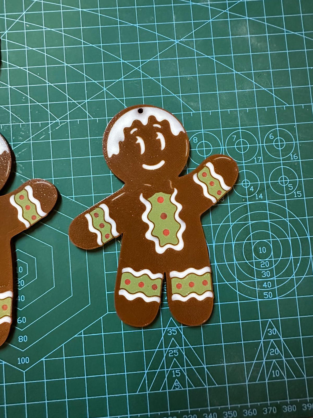 Gingerbread Cookie Man Christmas Ornament – Cute Holiday Tree Decoration, Festive Gingerbread Man Décor Pack of 4